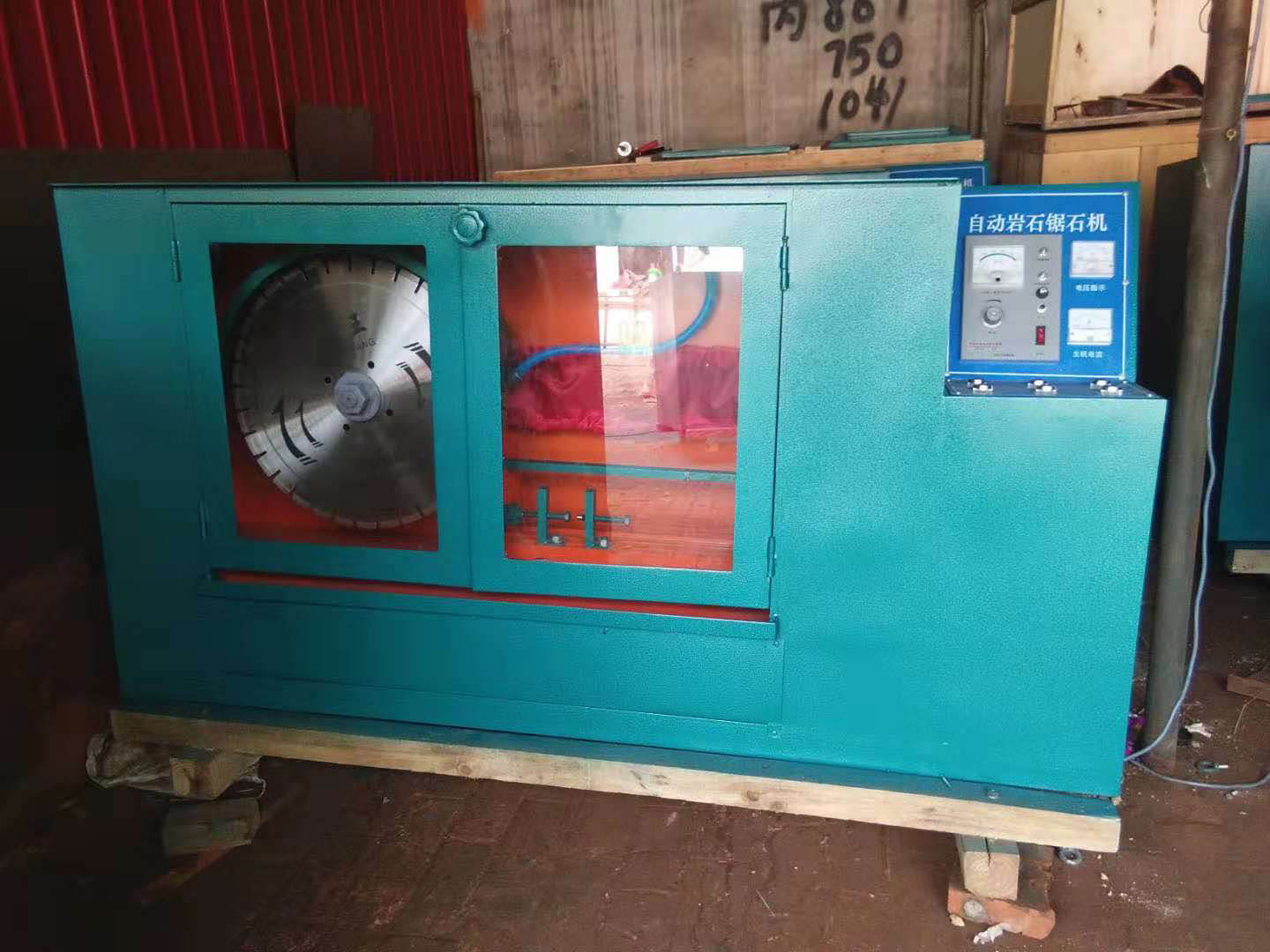 DQ-4型自动岩石锯石机的技术参数及工作原理